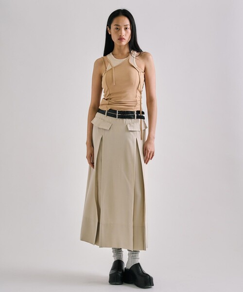 UNITED TOKYO(ユナイテッドトウキョウ)の「【残りわずか!】Double Belted Inverted Pleats Skirt|セットアップ/オフィスカジュアル/オケージョン/夏服/ウォッシャブル(スカート・レディース・キャメル/ブラック/ライトベージュ・1/2)」の7枚目の写真