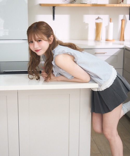 TITTY&CO.（ティティーアンドコー）の「ギンガムフリルノースリブラウス（シャツ/ブラウス・レディース・グレー/ネイビー・FREE）」の5枚目の写真