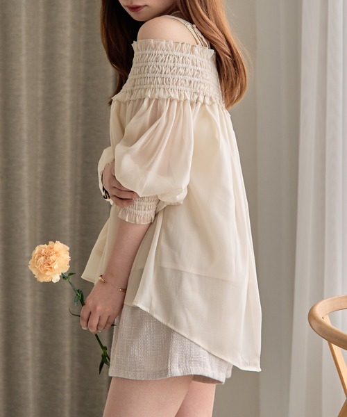 mideal(マイディール)の「sheer off shoulder / シアーオフショルブラウス(シャツ/ブラウス・レディース・ピンク/アイボリー/ブルーグリーン・FREE)」の8枚目の写真