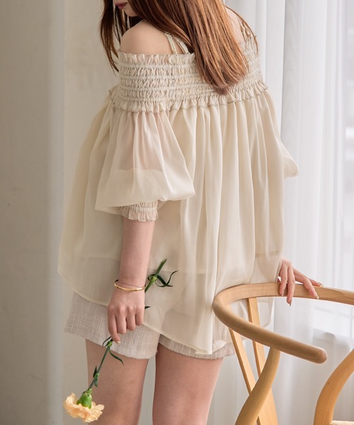mideal(マイディール)の「sheer off shoulder / シアーオフショルブラウス(シャツ/ブラウス・レディース・ピンク/アイボリー/ブルーグリーン・FREE)」の7枚目の写真