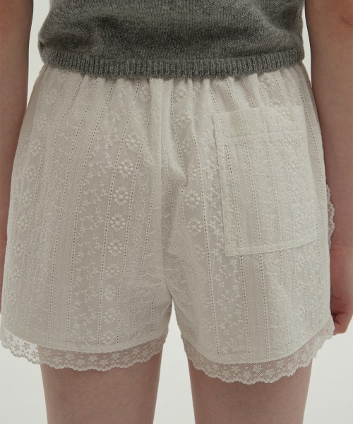 clor（クロル）の「COTTON LACE SHORTS（その他パンツ・レディース・ホワイト/ブラック・S/M）」の4枚目の写真
