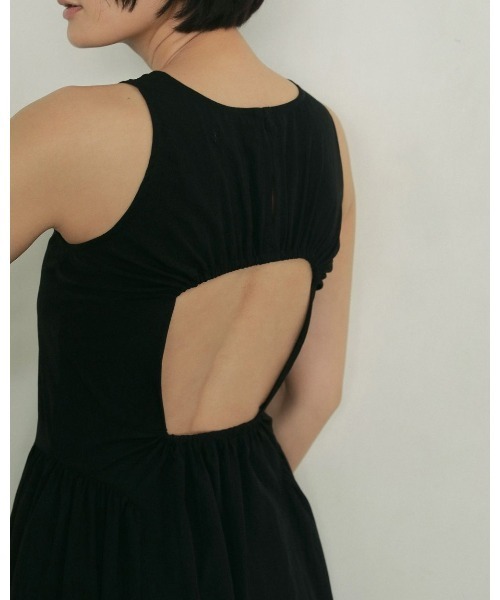 anuke(アンヌーク)の「anuke Backopen Gather Onepiece 62510318(ワンピース・レディース・ブラック・38/36)」の4枚目の写真