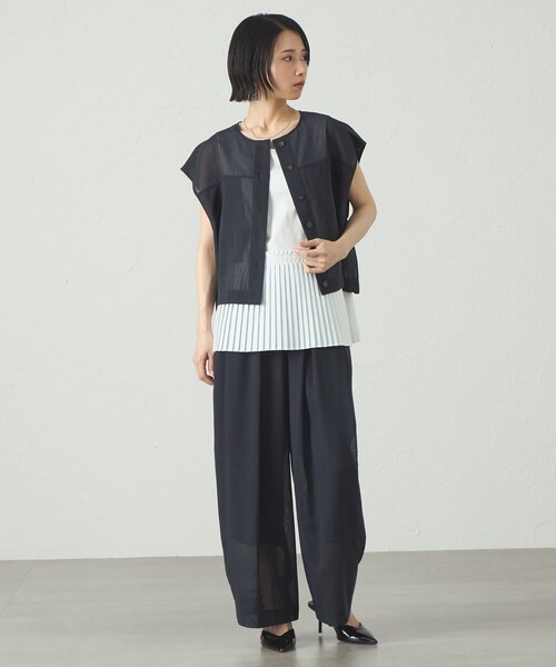 CAST:(キャストコロン)の「【着用しわ軽減/セットアップ対応】シアータックギャザーパンツ(その他パンツ・レディース・ネイビー/グリーン系その他7/オフホワイト・M/S)」の18枚目の写真