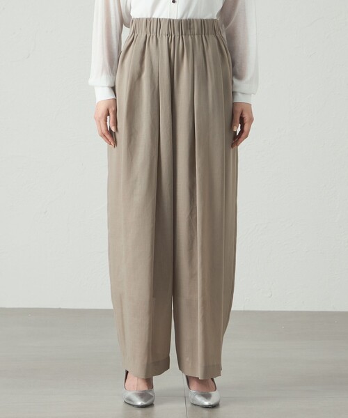 CAST:(キャストコロン)の「【着用しわ軽減/セットアップ対応】シアータックギャザーパンツ(その他パンツ・レディース・ネイビー/グリーン系その他7/オフホワイト・M/S)」の8枚目の写真