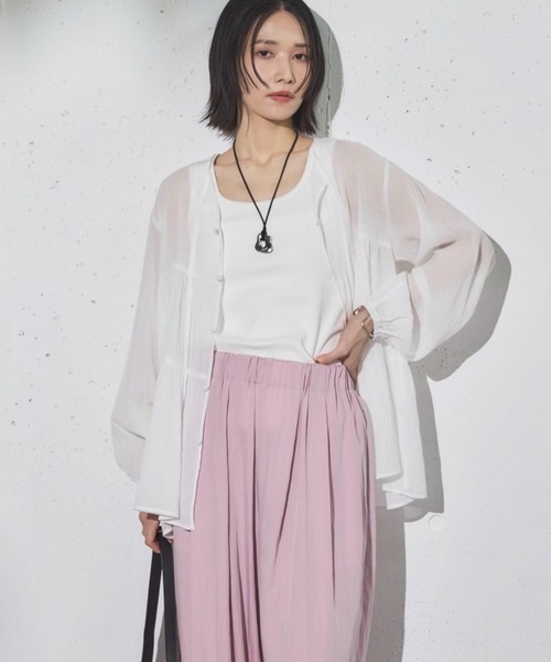 Doux archives（ドゥアルシーヴ）の「ティアードギャザーチュニック（シャツ/ブラウス・レディース・オフホワイト/ブルー/ベージュ・FREE）」の2枚目の写真