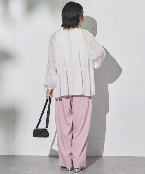 Doux archives（ドゥアルシーヴ）の「ティアードギャザーチュニック（シャツ/ブラウス・レディース・オフホワイト/ブルー/ベージュ・FREE）」の13枚目の写真