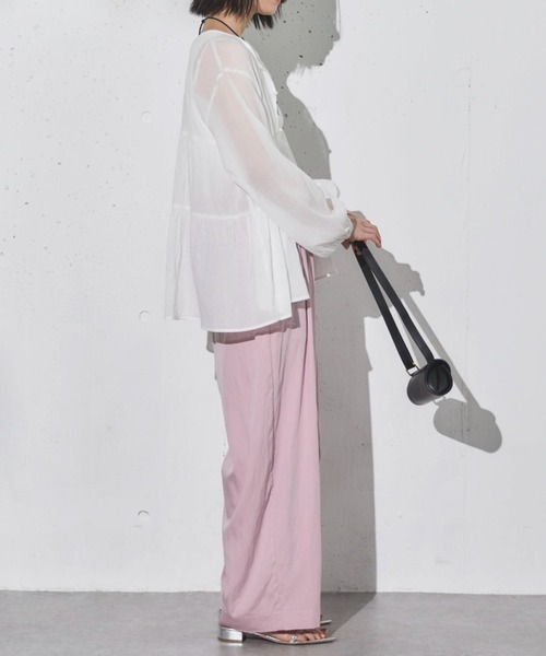 Doux archives（ドゥアルシーヴ）の「ティアードギャザーチュニック（シャツ/ブラウス・レディース・オフホワイト/ブルー/ベージュ・FREE）」の9枚目の写真