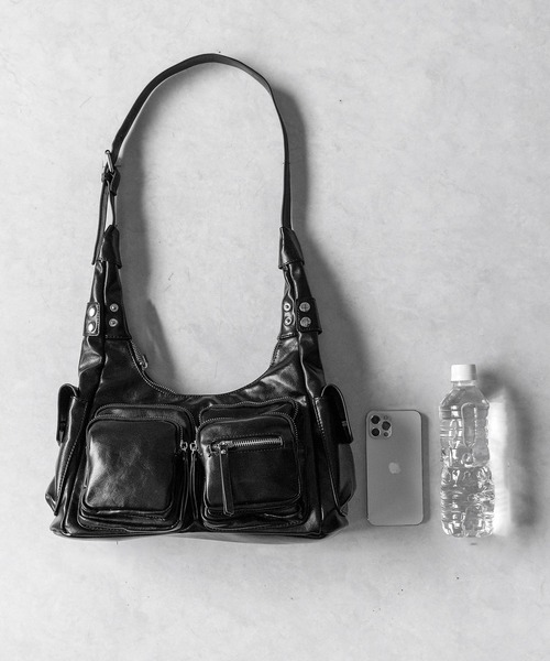 me+em select(ミームセレクト)の「【 2color 】ダブルジップアウトポケットヴィンテージボストンショルダーバッグ / double zip out pocket vintage boston shoulder bag(ショルダーバッグ・レディース・シルバー/ブラック・FREE)」の8枚目の写真