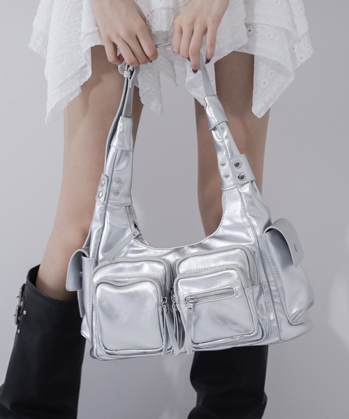 me+em select(ミームセレクト)の「【 2color 】ダブルジップアウトポケットヴィンテージボストンショルダーバッグ / double zip out pocket vintage boston shoulder bag(ショルダーバッグ・レディース・シルバー/ブラック・FREE)」の22枚目の写真