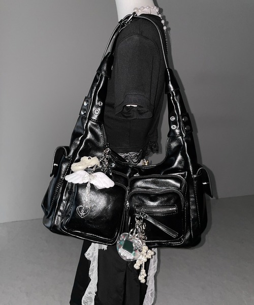 me+em select(ミームセレクト)の「【 2color 】ダブルジップアウトポケットヴィンテージボストンショルダーバッグ / double zip out pocket vintage boston shoulder bag(ショルダーバッグ・レディース・シルバー/ブラック・FREE)」の15枚目の写真