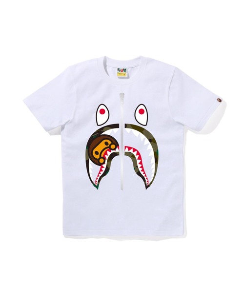 A BATHING APE（アベイシングエイプ）の「1ST CAMO MILO SHARK TEE（Tシャツ/カットソー・レディース・ホワイト×グリーン/ホワイト系その他7/ブラック×グリーン/ホワイト×イエロー/ブラック×イエロー/ブラック系その他7・SMALL/X-SMALL/XX-SMALL/MEDIUM）」の2枚目の写真
