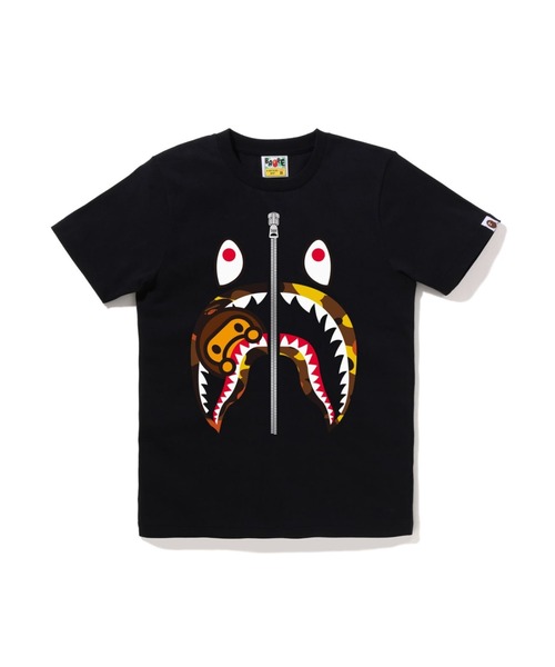 A BATHING APE（アベイシングエイプ）の「1ST CAMO MILO SHARK TEE（Tシャツ/カットソー・レディース・ホワイト×グリーン/ホワイト系その他7/ブラック×グリーン/ホワイト×イエロー/ブラック×イエロー/ブラック系その他7・SMALL/X-SMALL/XX-SMALL/MEDIUM）」の6枚目の写真