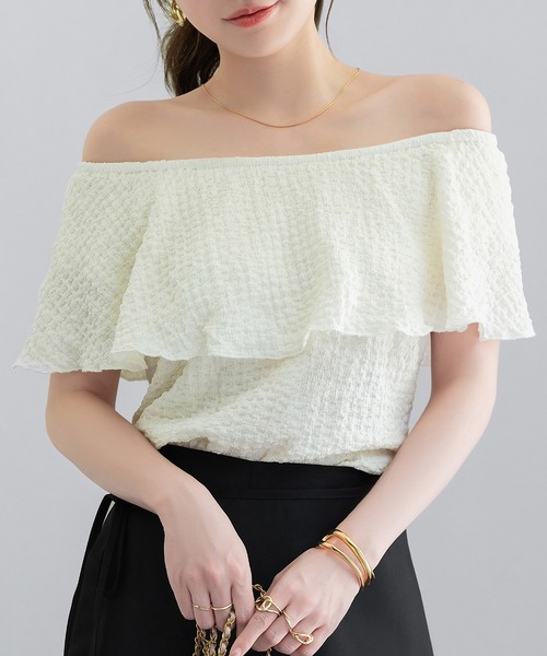 DAY CLOSET(デイ クローゼット)の「レディース 3WAYオフショル風リップルメロウフリルブラウス(シャツ/ブラウス・レディース・アイボリー/ブラック・FREE)」の2枚目の写真