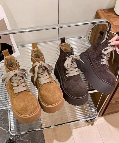 WEGO(ウィゴー)の「WEGO/厚底サイドファスナートレッキング風ブーツ(ブーツ・レディース・キャメル/ブラウン・39/37)」の3枚目の写真