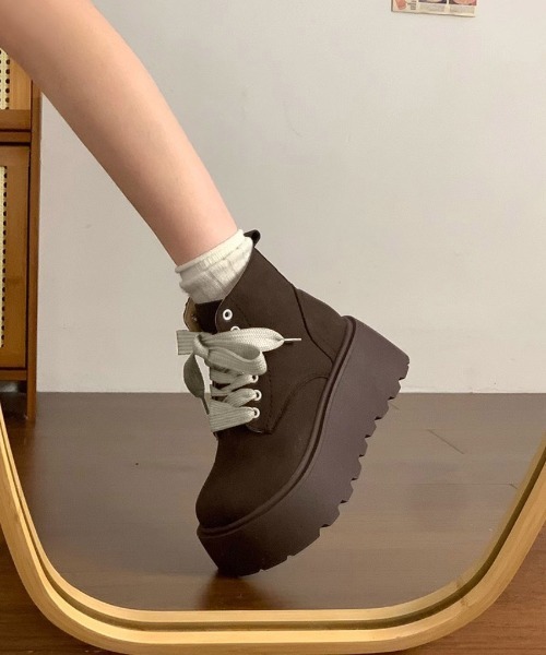 WEGO(ウィゴー)の「WEGO/厚底サイドファスナートレッキング風ブーツ(ブーツ・レディース・キャメル/ブラウン・39/37)」の5枚目の写真