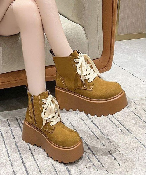 WEGO(ウィゴー)の「WEGO/厚底サイドファスナートレッキング風ブーツ(ブーツ・レディース・キャメル/ブラウン・39/37)」の15枚目の写真