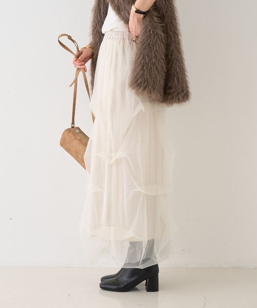 EMMA ROUGE VIF(エマルージュヴィフ)の「【一部店舗限定】チュールフォルムスカート(スカート・レディース・オフホワイト/ブラック・38/36)」の11枚目の写真