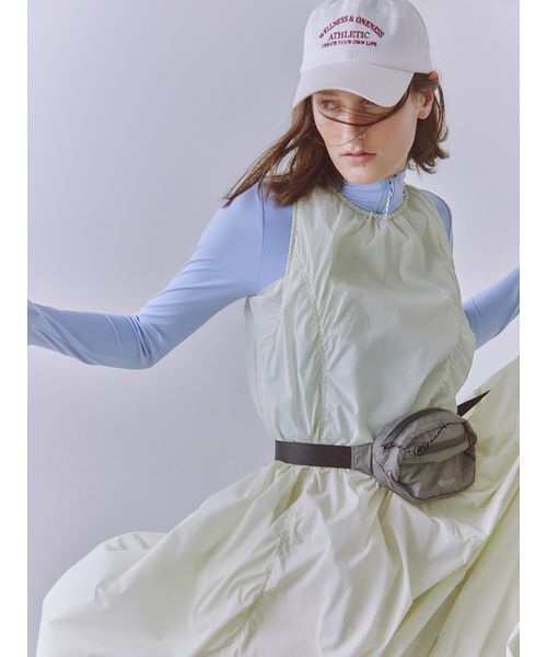 emmi（エミ）の「エンブロイダリーキャップ（キャップ・レディース・ホワイト/ボルドー/ネイビー・F）」の4枚目の写真