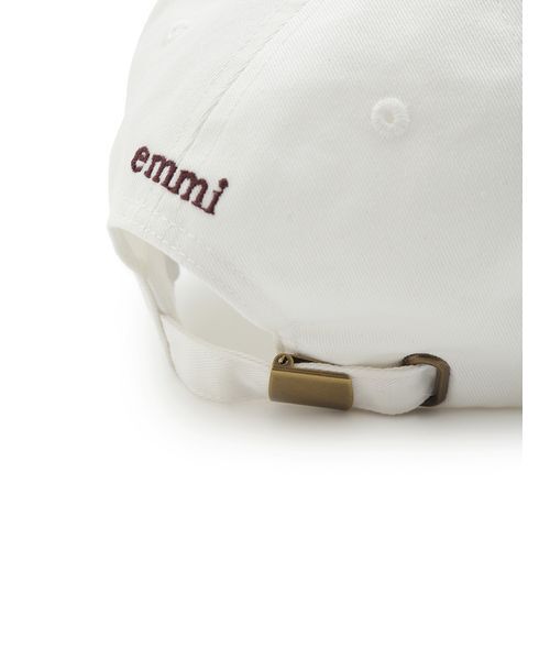emmi（エミ）の「エンブロイダリーキャップ（キャップ・レディース・ホワイト/ボルドー/ネイビー・F）」の15枚目の写真