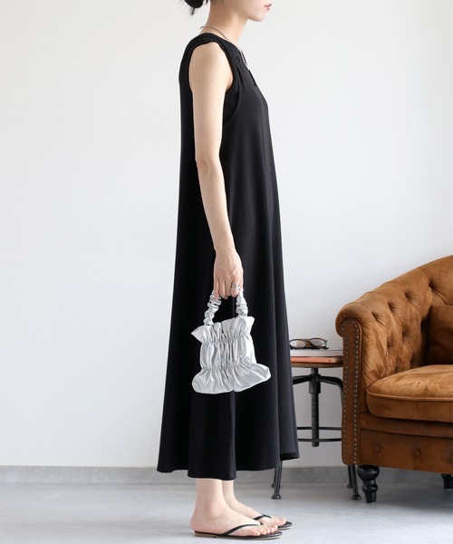 cepo（セポ）の「〈前後2way〉重ねレイヤーノースリーブワンピース（ワンピース・レディース・ブラウン/ブラック・M）」の9枚目の写真