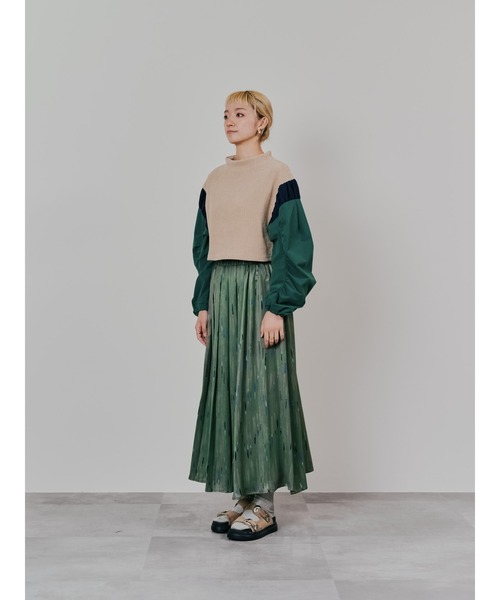 TEVALT（ヴァレット）の「アートラインプリントハーフプリーツスカート（スカート・レディース・ブラック/カーキ・38）」の4枚目の写真