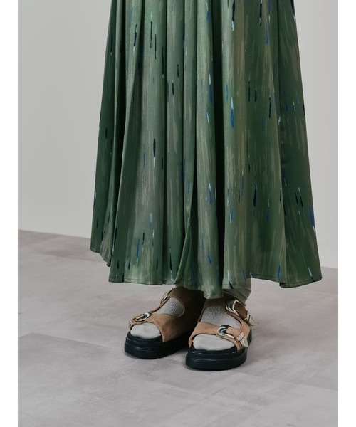 TEVALT（ヴァレット）の「アートラインプリントハーフプリーツスカート（スカート・レディース・ブラック/カーキ・38）」の12枚目の写真