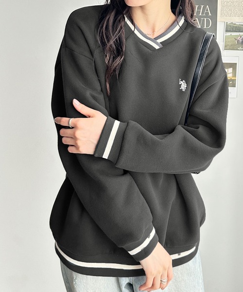 U.S. POLO ASSN.(ユーエスポロアッスン)の「GeeRA別注【U.S.POLO ASSN.】ユーエスポロアッスン 表ピーチラインVネックワンポイント刺繍スウェット(スウェット・レディース・ネイビー/スミクロ/アイボリー・MEDIUM/LARGE)」の1枚目の写真