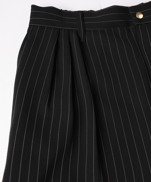 CULLNI（クルニ）の「Stripe Double Cloth 3Tuck Semi Wide Pants（その他パンツ・メンズ・ブラック系/ネイビー系・2/1/0）」の12枚目の写真