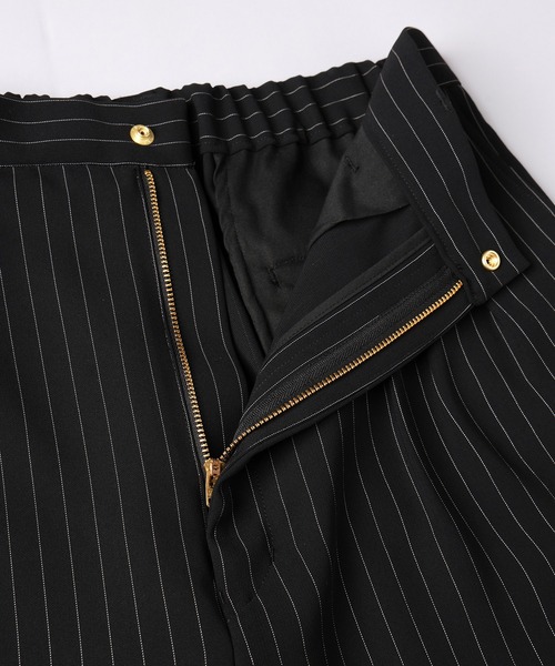 CULLNI（クルニ）の「Stripe Double Cloth 3Tuck Semi Wide Pants（その他パンツ・メンズ・ブラック系/ネイビー系・2/1/0）」の13枚目の写真