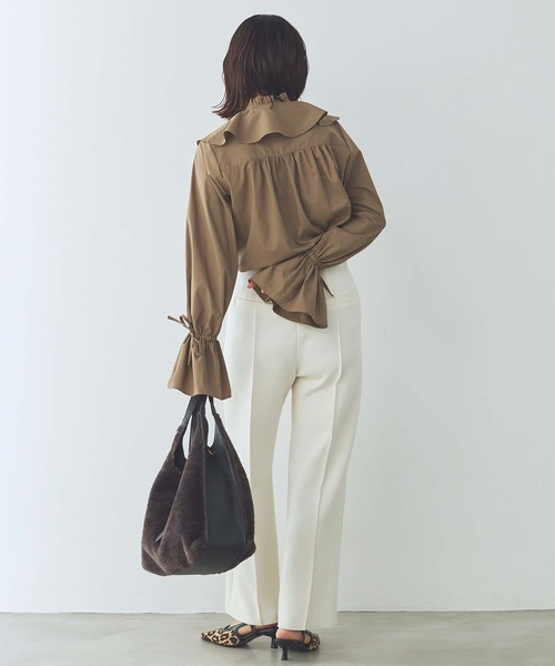 Gready Brilliant（グレディブリリアン）の「ＬＵラッフルキャンディスリーブブラウス（シャツ/ブラウス・レディース・オフホワイト/キャメル/ストライプ・38）」の19枚目の写真