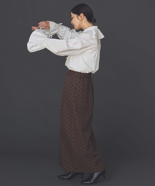 Gready Brilliant（グレディブリリアン）の「ＬＵラッフルキャンディスリーブブラウス（シャツ/ブラウス・レディース・オフホワイト/キャメル/ストライプ・38）」の4枚目の写真