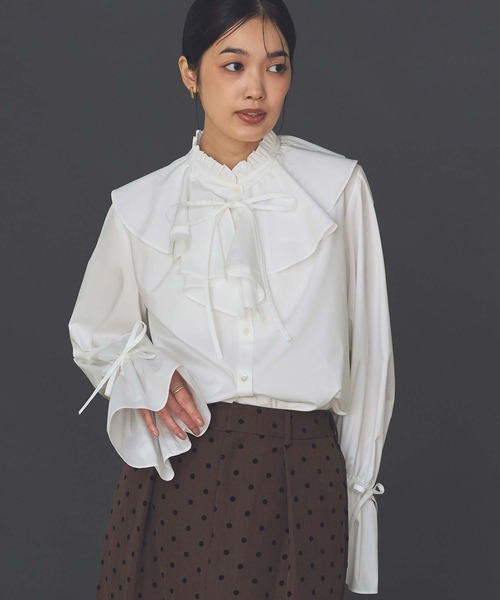 Gready Brilliant（グレディブリリアン）の「ＬＵラッフルキャンディスリーブブラウス（シャツ/ブラウス・レディース・オフホワイト/キャメル/ストライプ・38）」の7枚目の写真