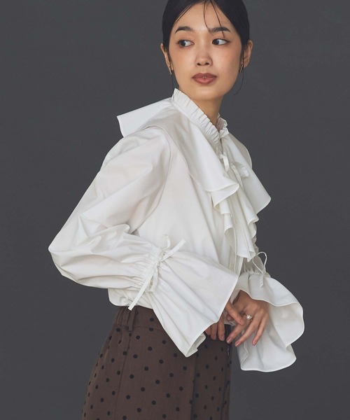 Gready Brilliant（グレディブリリアン）の「ＬＵラッフルキャンディスリーブブラウス（シャツ/ブラウス・レディース・オフホワイト/キャメル/ストライプ・38）」の8枚目の写真