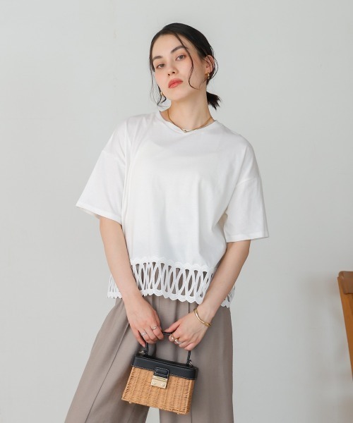 Bou Jeloud（ブージュルード）の「裾レースミディアムＴシャツ（Tシャツ/カットソー・レディース・ブラック/ホワイト・FREE）」の3枚目の写真