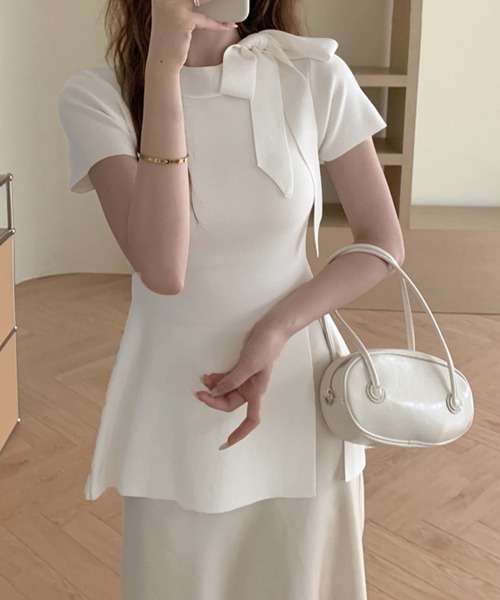 Miniministore(ミニミニストア)の「リボン付きニットトップス サイドスリット(ニット/セーター・レディース・ホワイト/ピンク/ブルー/ブラック・FREE)」の1枚目の写真