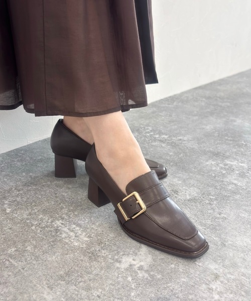 ORiental TRaffic（オリエンタルトラフィック）の「ベルトデザイン ヒール ローファー /51315（パンプス・レディース・ブラウン/キャメル/ブラック・34/35/36/37/38/39/40/41/42/33/43）」の2枚目の写真
