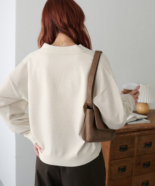 DISCOAT(ディスコート)の「モチモチスキッパープルオーバー《WEB限定カラーあり》(ニット/セーター・レディース・ライトベージュ/アイボリー/チャコールグレー/レッド/ネイビー/ダークグレー/ブラウン・FREE)」の14枚目の写真