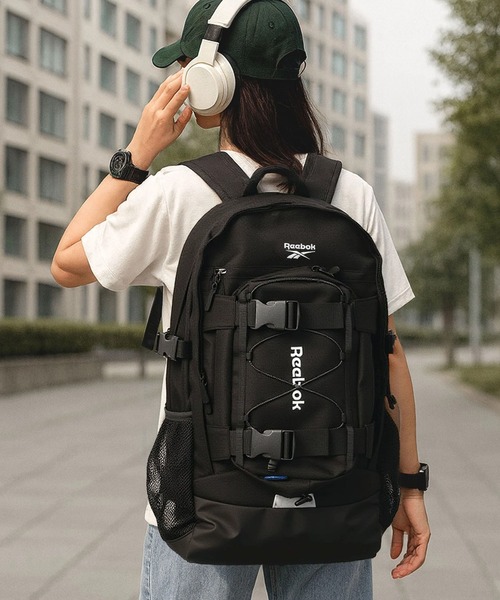 Reebok（リーボック）の「Reebok/リーボック ショルダーバッグ付きリュック バックパック ガジェットリュック ワンポイントロゴ 大容量 25L（バックパック/リュック・メンズ・チャコール/ブラック/アイボリー・FREE）」の8枚目の写真