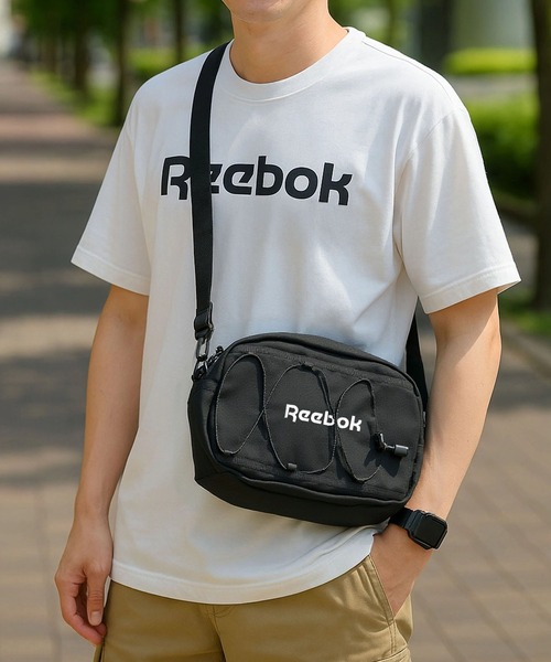 Reebok（リーボック）の「Reebok/リーボック ショルダーバッグ付きリュック バックパック ガジェットリュック ワンポイントロゴ 大容量 25L（バックパック/リュック・メンズ・チャコール/ブラック/アイボリー・FREE）」の9枚目の写真