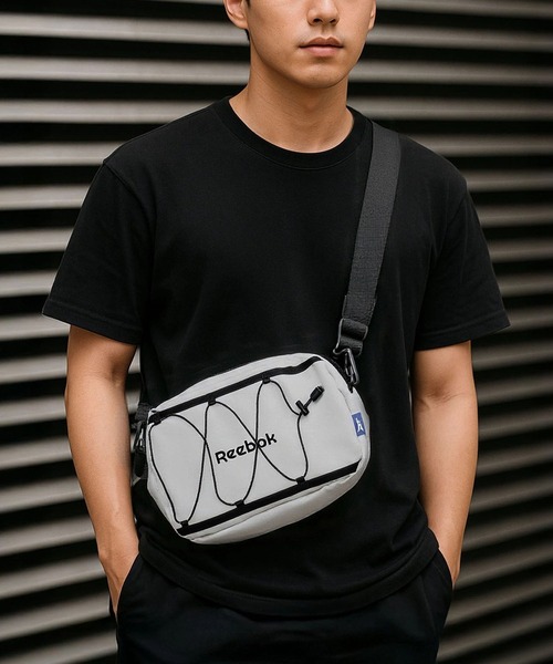 Reebok（リーボック）の「Reebok/リーボック ショルダーバッグ付きリュック バックパック ガジェットリュック ワンポイントロゴ 大容量 25L（バックパック/リュック・メンズ・チャコール/ブラック/アイボリー・FREE）」の6枚目の写真