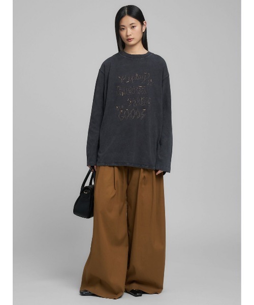 REPLAY(リプレイ)の「刺しゅう入り ボーイフィットロングTシャツ(Tシャツ/カットソー・レディース・ダークブラック・SMALL/X-SMALL/XX-SMALL)」の2枚目の写真