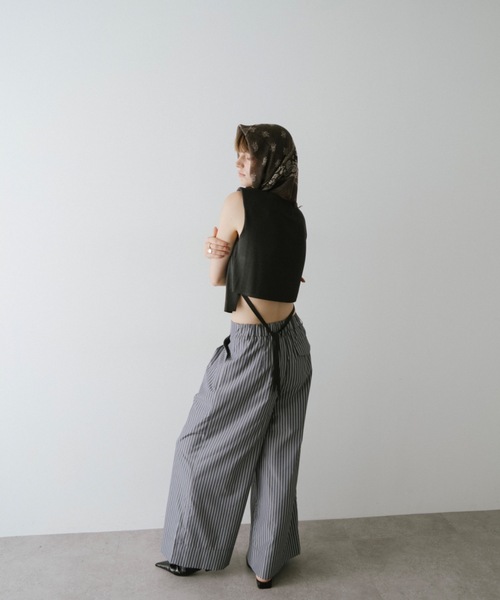 DRWCYS(ドロシーズ)の「シャツタックワイドパンツ(その他パンツ・レディース・ベージュ/ネイビー・SMALL/MEDIUM)」の4枚目の写真