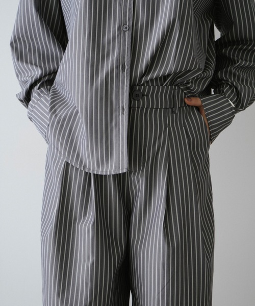 DRWCYS(ドロシーズ)の「シャツタックワイドパンツ(その他パンツ・レディース・ベージュ/ネイビー・SMALL/MEDIUM)」の15枚目の写真