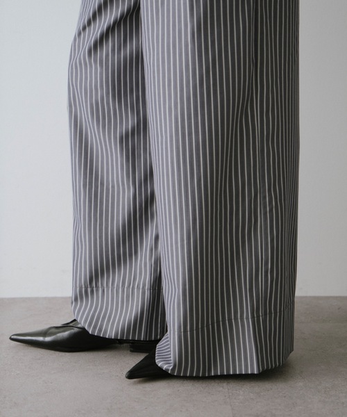 DRWCYS(ドロシーズ)の「シャツタックワイドパンツ(その他パンツ・レディース・ベージュ/ネイビー・SMALL/MEDIUM)」の17枚目の写真