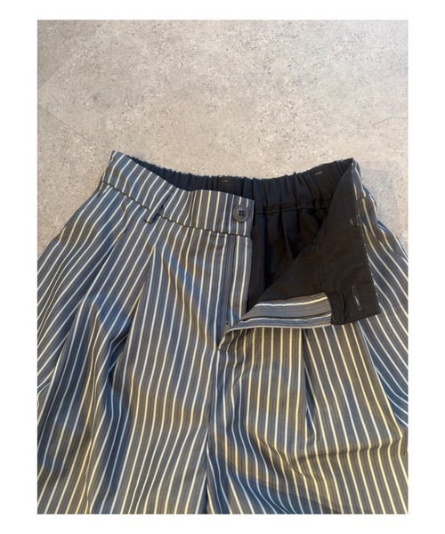 DRWCYS(ドロシーズ)の「シャツタックワイドパンツ(その他パンツ・レディース・ベージュ/ネイビー・SMALL/MEDIUM)」の18枚目の写真