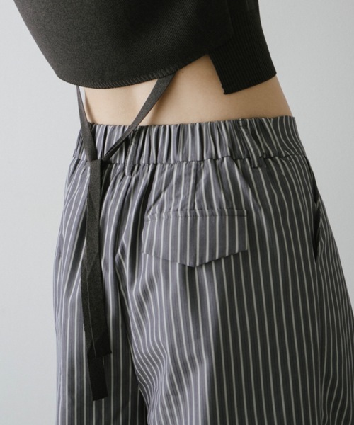 DRWCYS(ドロシーズ)の「シャツタックワイドパンツ(その他パンツ・レディース・ベージュ/ネイビー・SMALL/MEDIUM)」の10枚目の写真