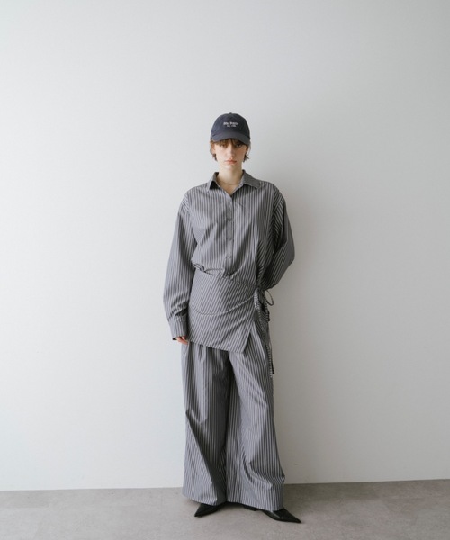 DRWCYS(ドロシーズ)の「シャツタックワイドパンツ(その他パンツ・レディース・ベージュ/ネイビー・SMALL/MEDIUM)」の11枚目の写真