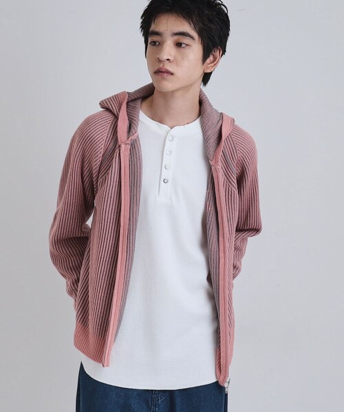 tk.TAKEO KIKUCHI（ティーケータケオキクチ）の「プレーティングブライトモチーフジップパーカー（ニット/セーター・メンズ・ベビーピンク/ブラック/ライトグレー・02/03）」の3枚目の写真