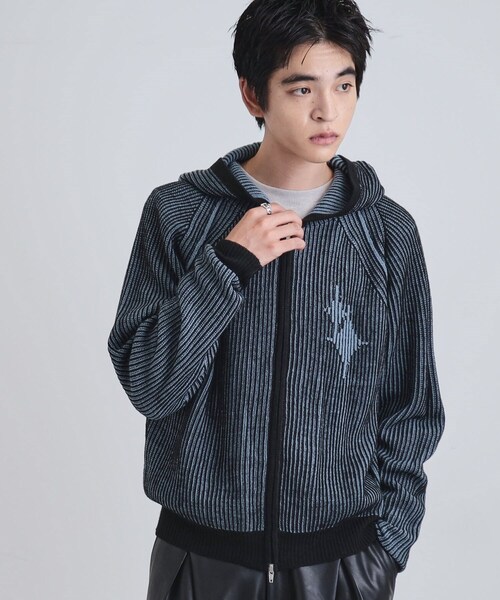 tk.TAKEO KIKUCHI（ティーケータケオキクチ）の「プレーティングブライトモチーフジップパーカー（ニット/セーター・メンズ・ベビーピンク/ブラック/ライトグレー・02/03）」の2枚目の写真