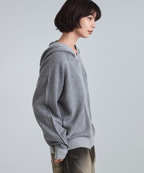 tk.TAKEO KIKUCHI（ティーケータケオキクチ）の「プレーティングブライトモチーフジップパーカー（ニット/セーター・メンズ・ベビーピンク/ブラック/ライトグレー・02/03）」の10枚目の写真